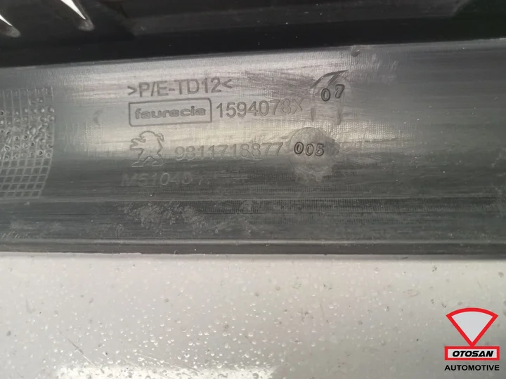 peugeot-expert-2016-bumper-grille-rooster — foto 3