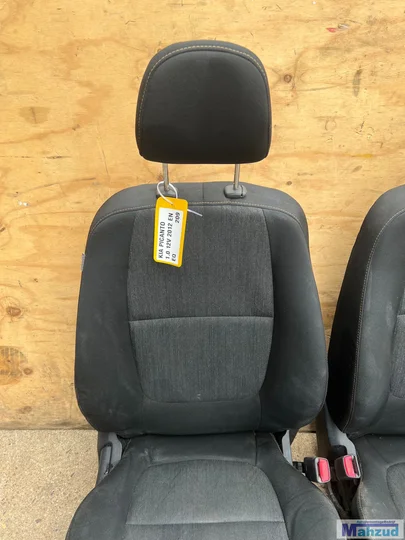 kia-picanto-2-zwart-interieur-3deurs-stoel-achterbank — foto 6