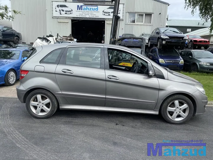 2006-mercedes-b-klasse-w245-b170-17-onderdelen-demontage — foto 7