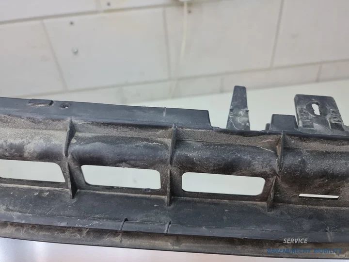 radiateurgrille-mercedes-e-klasse-w213-a2138880223-grill-zwart-chroom-zilver-origineel-gebruikt-2017-2023 — foto 15
