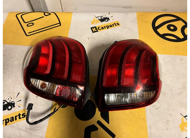 Peugeot 108 achterlicht set  L+R 81560-0h132- 81550-0h132