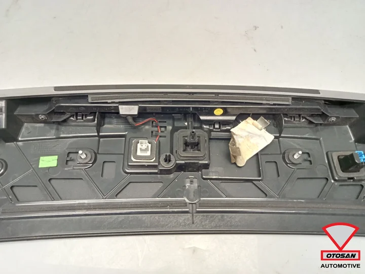 mercedes-c-estate-s205-2014-achterklep-spoiler-a2057901400-3de-remlicht — foto 6