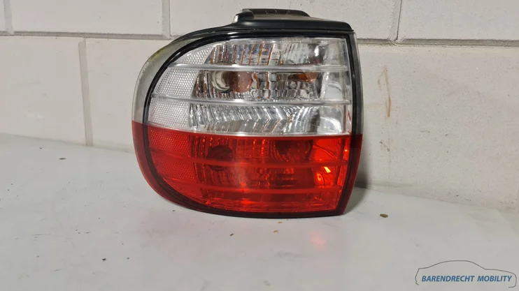 achterlicht-hyundai-h200-h1-links-buiten-origineel-in-nette-staat-gebruikt-1997-2008 — foto 2
