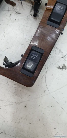 hout-inleg-w201-190-mercedes-middenconsole-pook-airco-stoelverwarming-raamschakelaars — foto 12