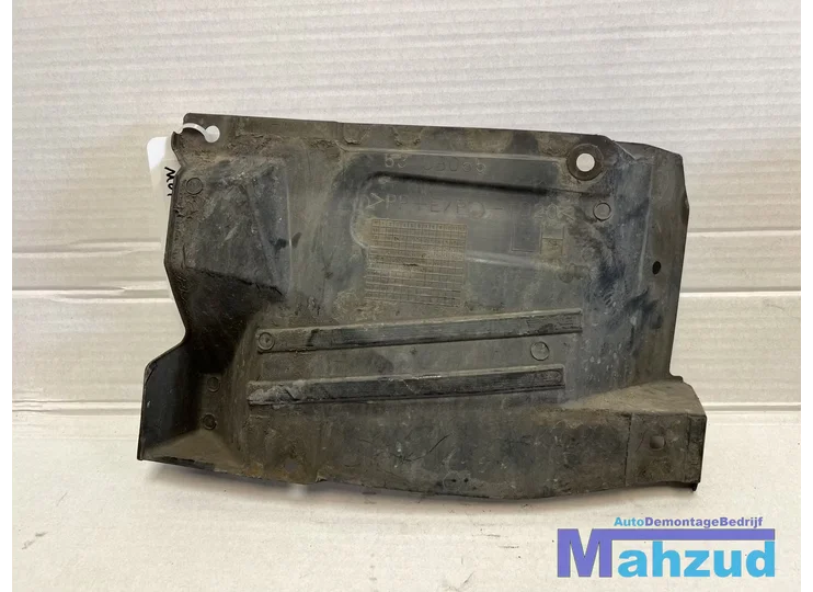 mitsubishi-outlander-phev-links-motorkap-afdekkap-2015-5370b055