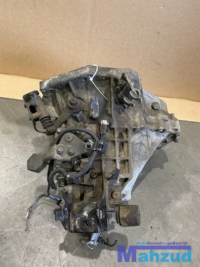 toyota-yaris-p9-10-versnellingsbak-5-bak — foto 5