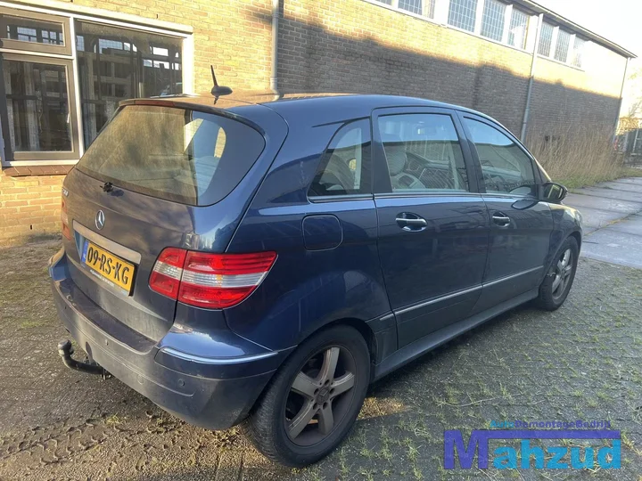 mercedes-b-klasse-w245-20-blauw-375-onderdelen-266960-motor — foto 6