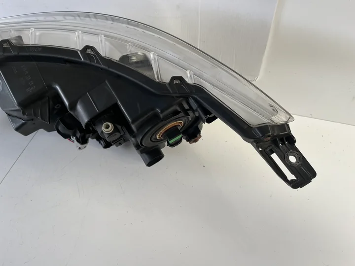 nissan-qashqai-j11-koplamp-led-rechts-10018013-beschadigd — foto 6