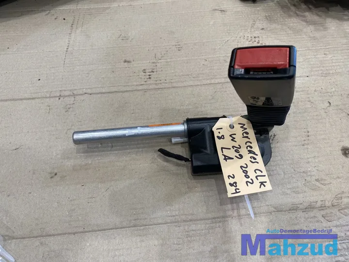 mercedes-clk-w209-links-achter-gordelspanner-a2038601769