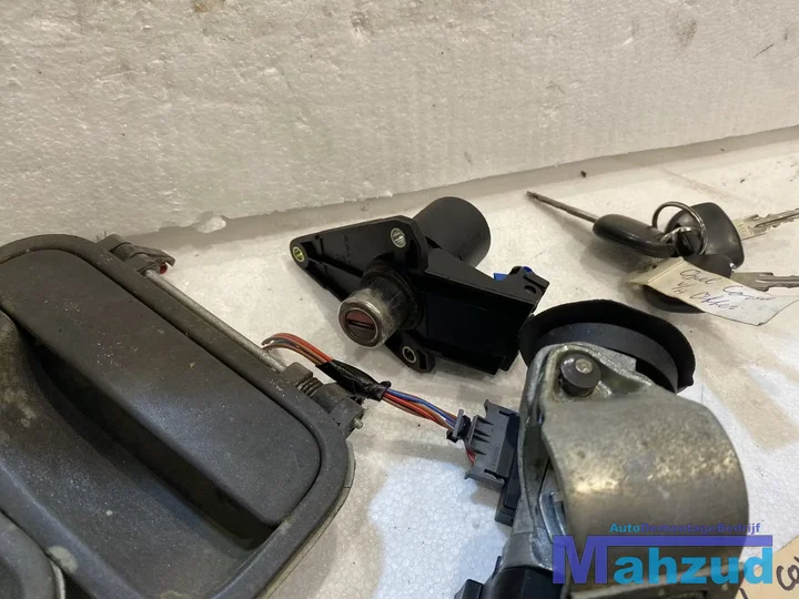 opel-corsa-b-contact-slot-set-met-3-sleutels-19941999 — foto 3