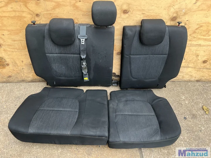 kia-picanto-2-zwart-interieur-3deurs-stoel-achterbank — foto 9