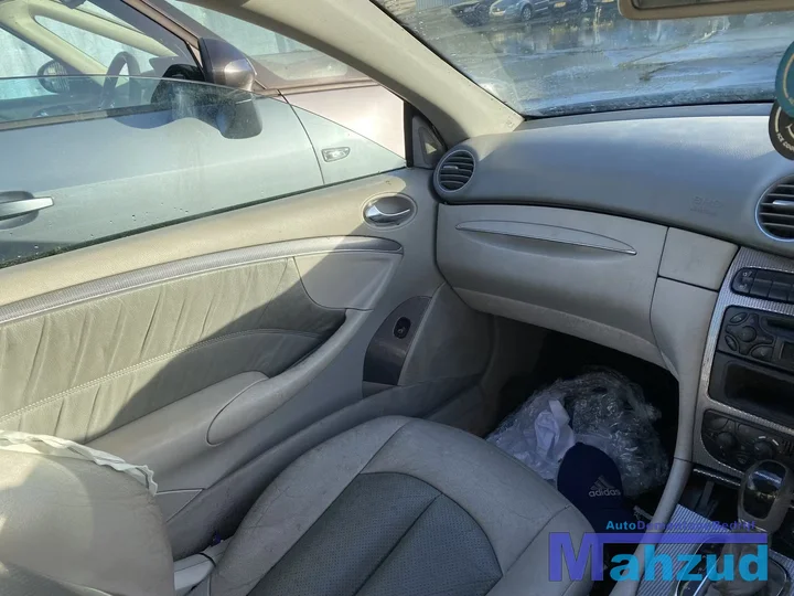 2003-mercedes-clk-w209-cabrio-240-26-v6-18v-blauw-onderdelen — foto 17