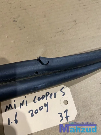 mini-cooper-s-one-achterklep-rubber-20012006 — foto 3