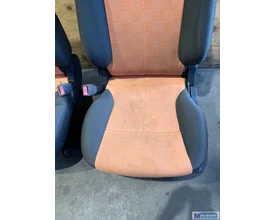 kia-picanto-1-zwart-oranje-interieur-stoel-bank-20042010 — foto 3