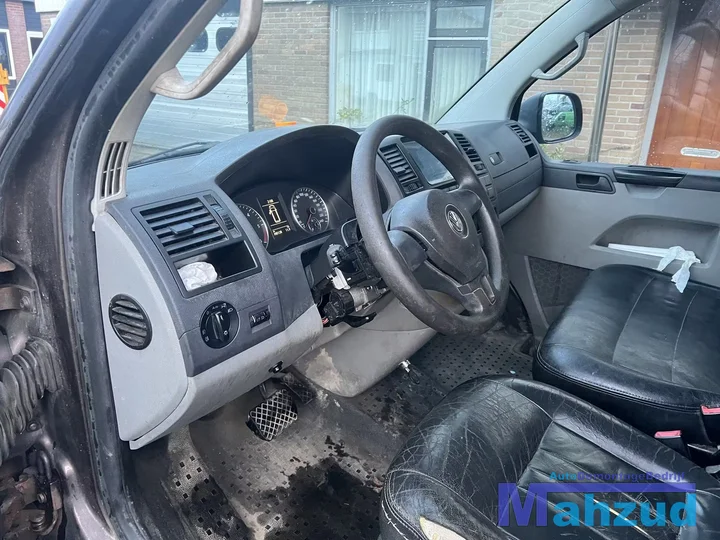 2012-vw-transporter-t5-5-25-tdi-onderdelen-demontage — foto 22
