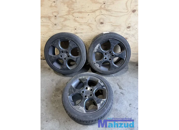 VW GOLF 5 GTI VELGEN 5X112 57.1 17 INCH Zwart