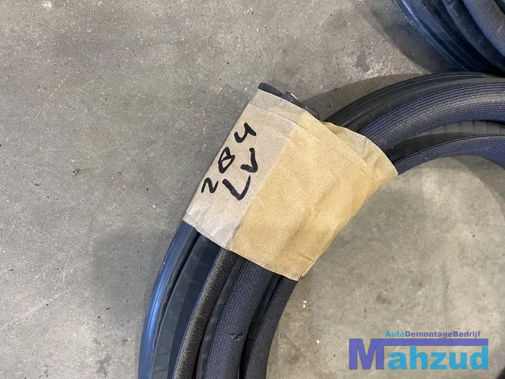 mercedes-clk-w209-deurrubber-portiersrubber-links-rechts — foto 4