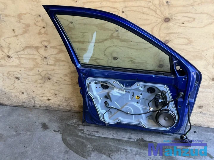 seat-leon-1-blauw-l5s5-links-voor-deur-19992005 — foto 5