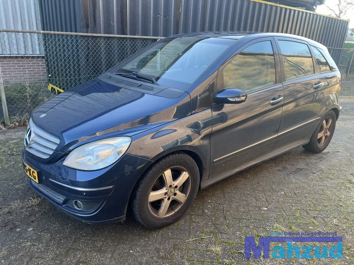 mercedes-b-klasse-w245-20-blauw-375-onderdelen-266960-motor — foto 3