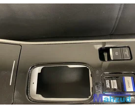 mitsubishi-outlander-phev-middenconsole-bekerhouder-2015 — foto 5
