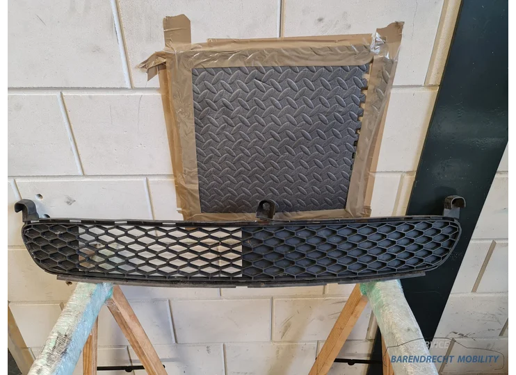 Bumper grille Toyota Aygo I black 53112-0H010 bottom original neat condition used 2006 2009