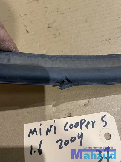 mini-cooper-s-one-achterklep-rubber-20012006 — foto 2