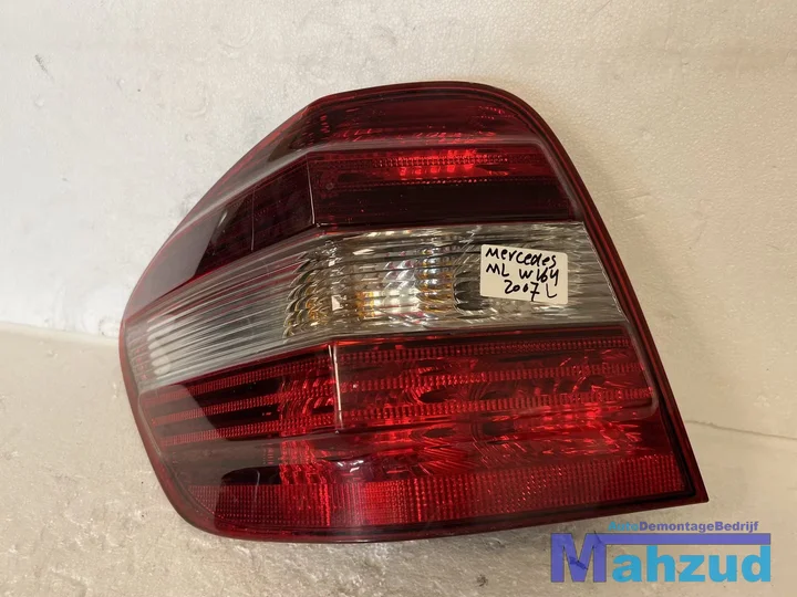mercedes-ml-w164-links-achterlicht-donker-20052012 — foto 2
