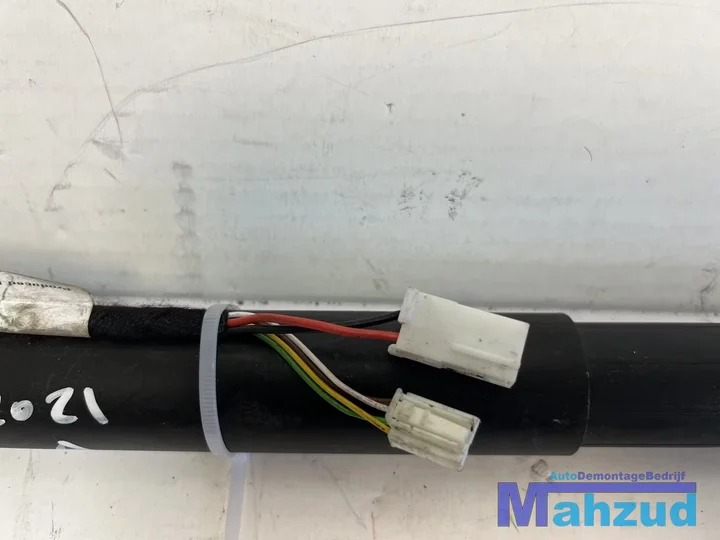 mercedes-gla-h247-achterklep-gasveer-elektrisch-links-a2478902300 — foto 3
