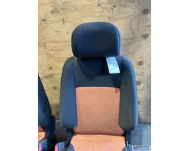 kia-picanto-1-zwart-oranje-interieur-stoel-bank-20042010 — foto 2