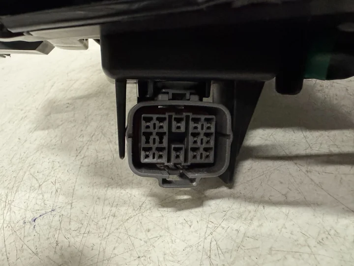 mazda-cx30-cx30-vol-led-koplamp-12-pins-rechts-dfr751030 — foto 12