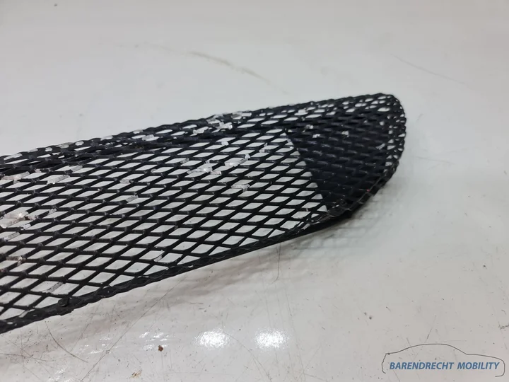 amg-bumpergrille-mercedes-w203-c-klasse-zwart-origineel-gebruikt-gaas-a2038851353 — foto 9