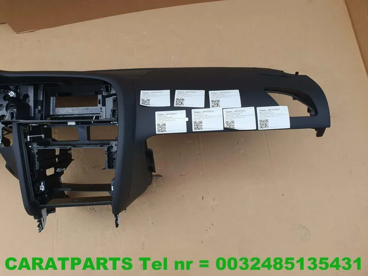 8t1857041f-8t1857003c-8t1857003d-audi-a5-dashboard-a5 — foto 11