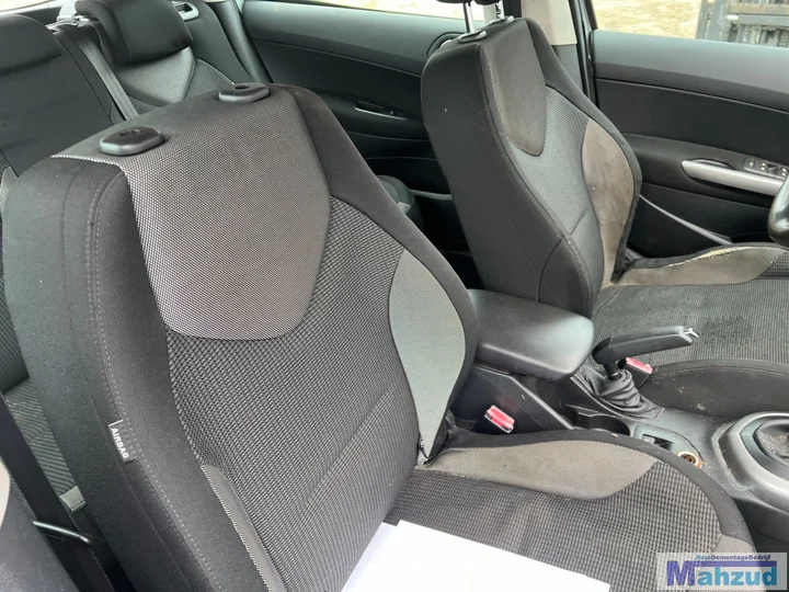 peugeot-308-1-16-16v-eps-zilver-ezrc-demontage-sloop-onderdelen — foto 14