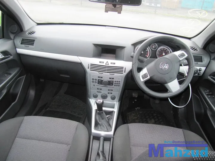 2009-opel-astra-h-5-deurs-grijs-zwart-inteieur — foto 3