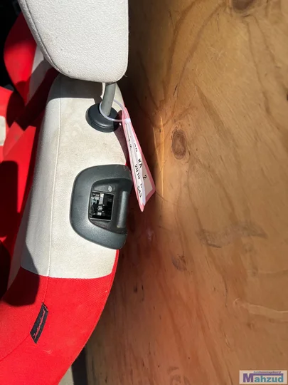 ford-ka-2-rood-interieur-stoel-achterbank-deurpaneel — foto 4