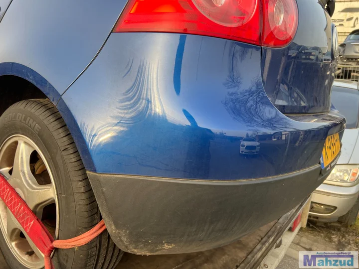 vw-golf-5-blauw-lc5j-achterbumper-20042009 — foto 3