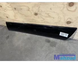 land-rover-evoque-l538-zwart-links-deur-strip-onder-20112019-bj3m21065a — foto 3