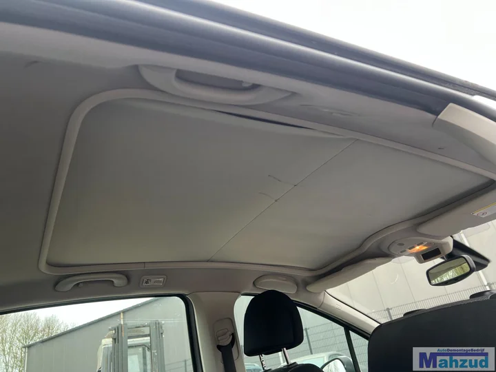 peugeot-308-1-dashboard-interieur-delen-20072014 — foto 4