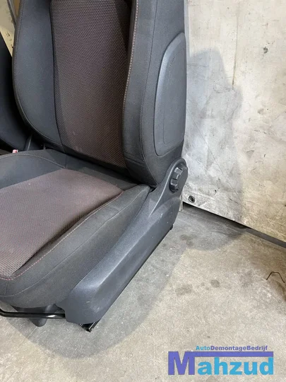 opel-corsa-d-3-deurs-interieur-20052014 — foto 5