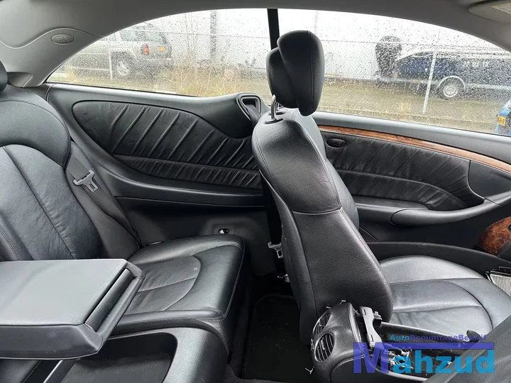 mercedes-clk-w209-coupe-zwart-leer-interieur-20022010 — foto 3