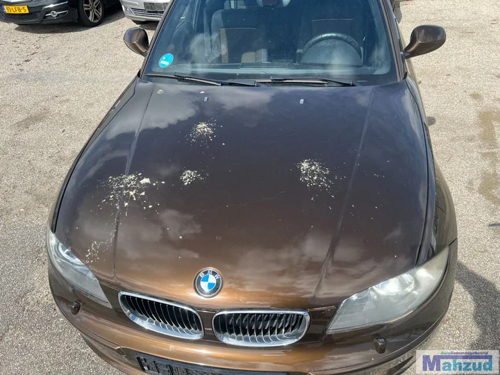 bmw-1-serie-e87-bruin-b098-motorkap-20042011