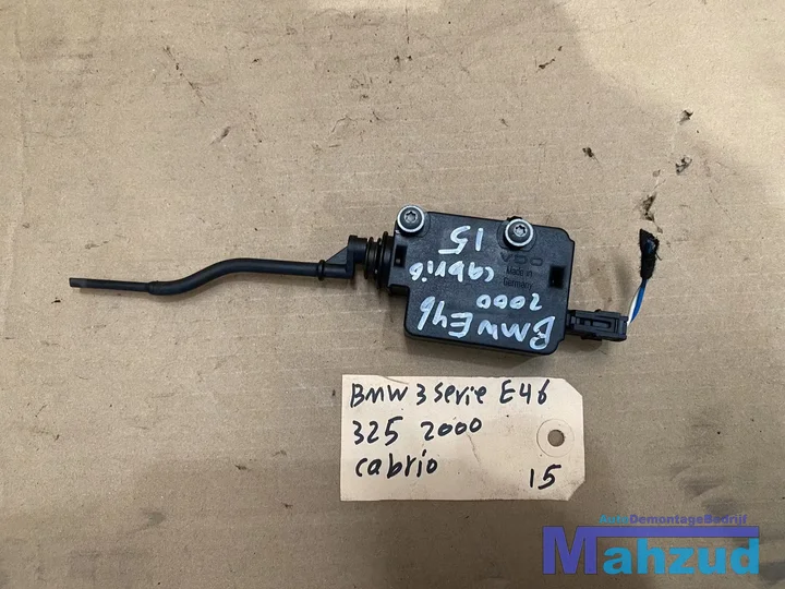 bmw-3-serie-tankklep-vergrendels-motor-67118372240 — foto 3