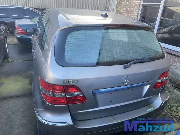 mercedes-bklasse-w245-bruin-748-achterklep-20052011 — foto 2