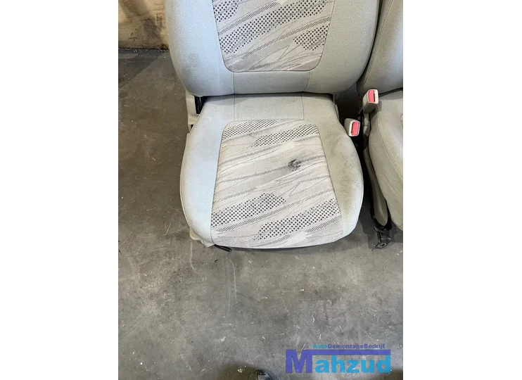 mazda-demio-stoel-link-rechts-19962003