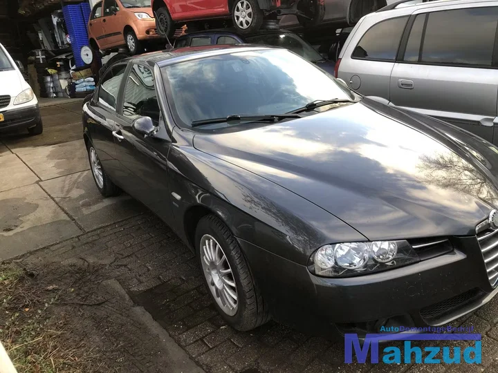 2004-alfa-romeo-156-voorkop-zwart-voorkop — foto 3