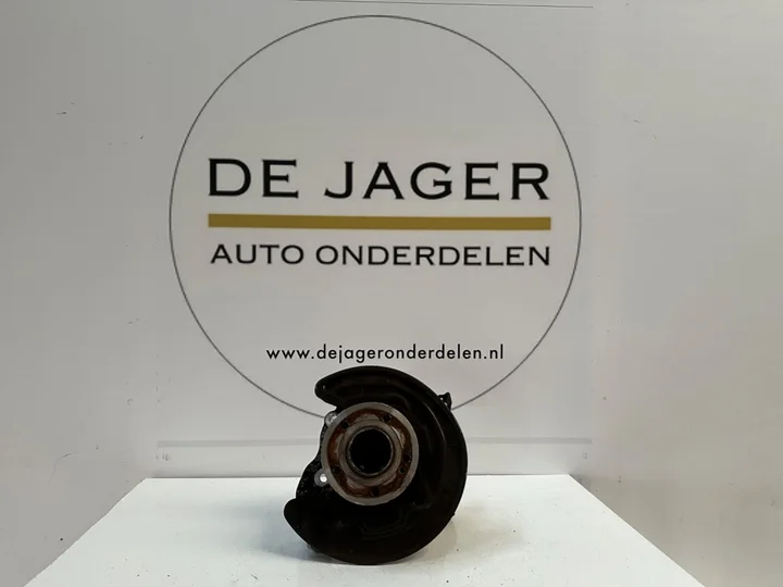 mercedes-a-b-cla-gla-glb-fusee-rechtsachter-a2470600 — foto 4
