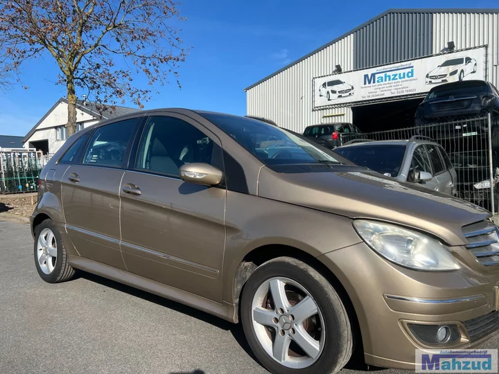 mercedes-b-klasse-b150-brons-791-demontage-sloop-onderdelen — foto 7
