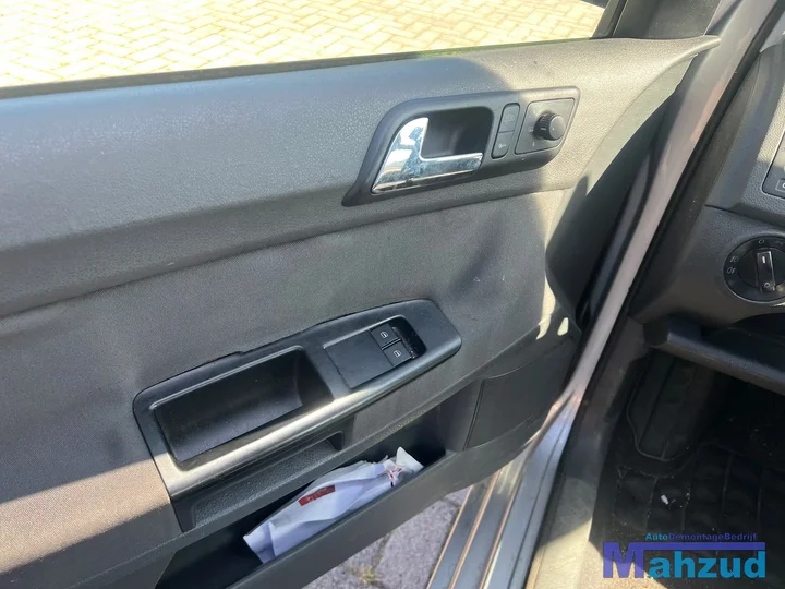 vw-polo-9n-12-azq-zilver-la7w-demontage-onderdelen — foto 27