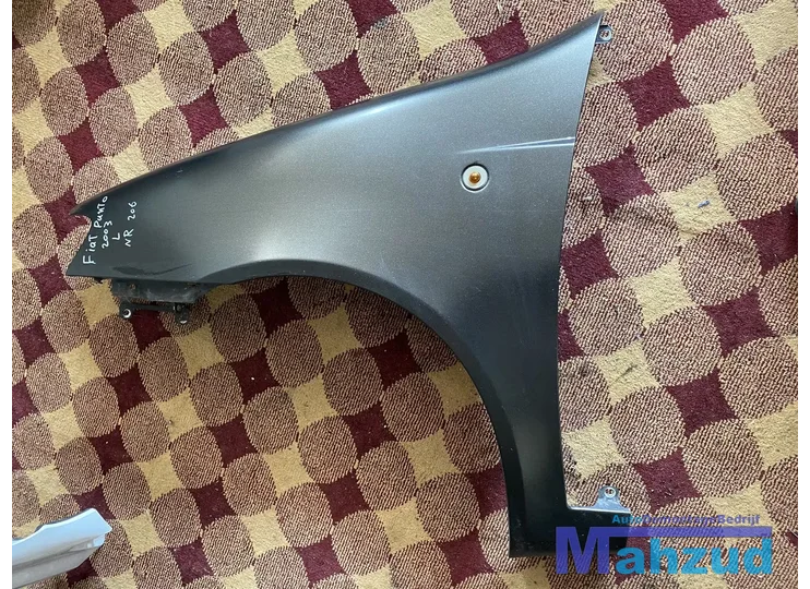 Fiat Punto 188 linker voor scherm zijscherm zwart