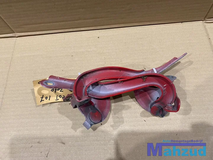 peugeot-107-motorkap-scharnier-set-20052014 — foto 2